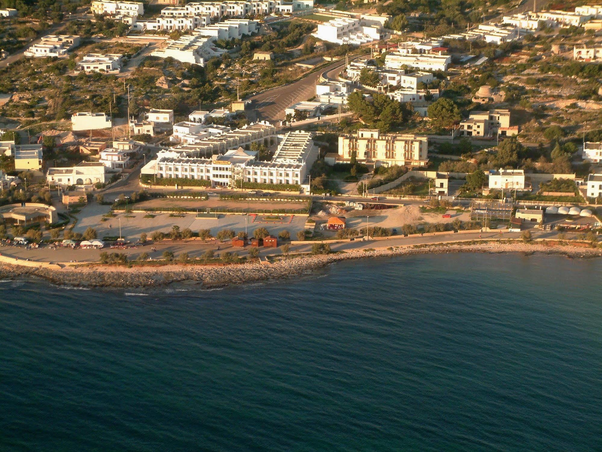 Cala Saracena Resort Torre Vado Exterior photo