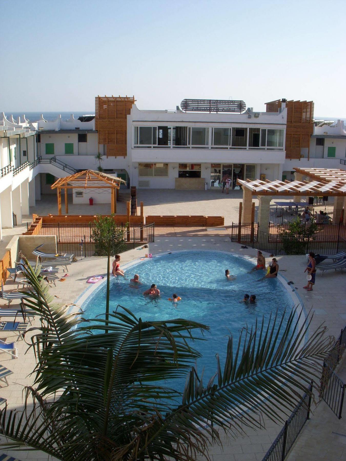 Cala Saracena Resort Torre Vado Exterior photo