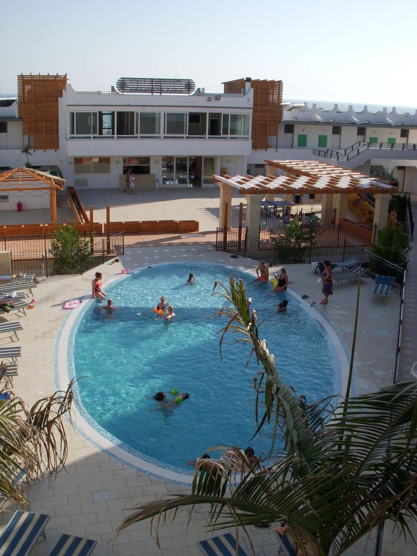 Cala Saracena Resort Torre Vado Exterior photo