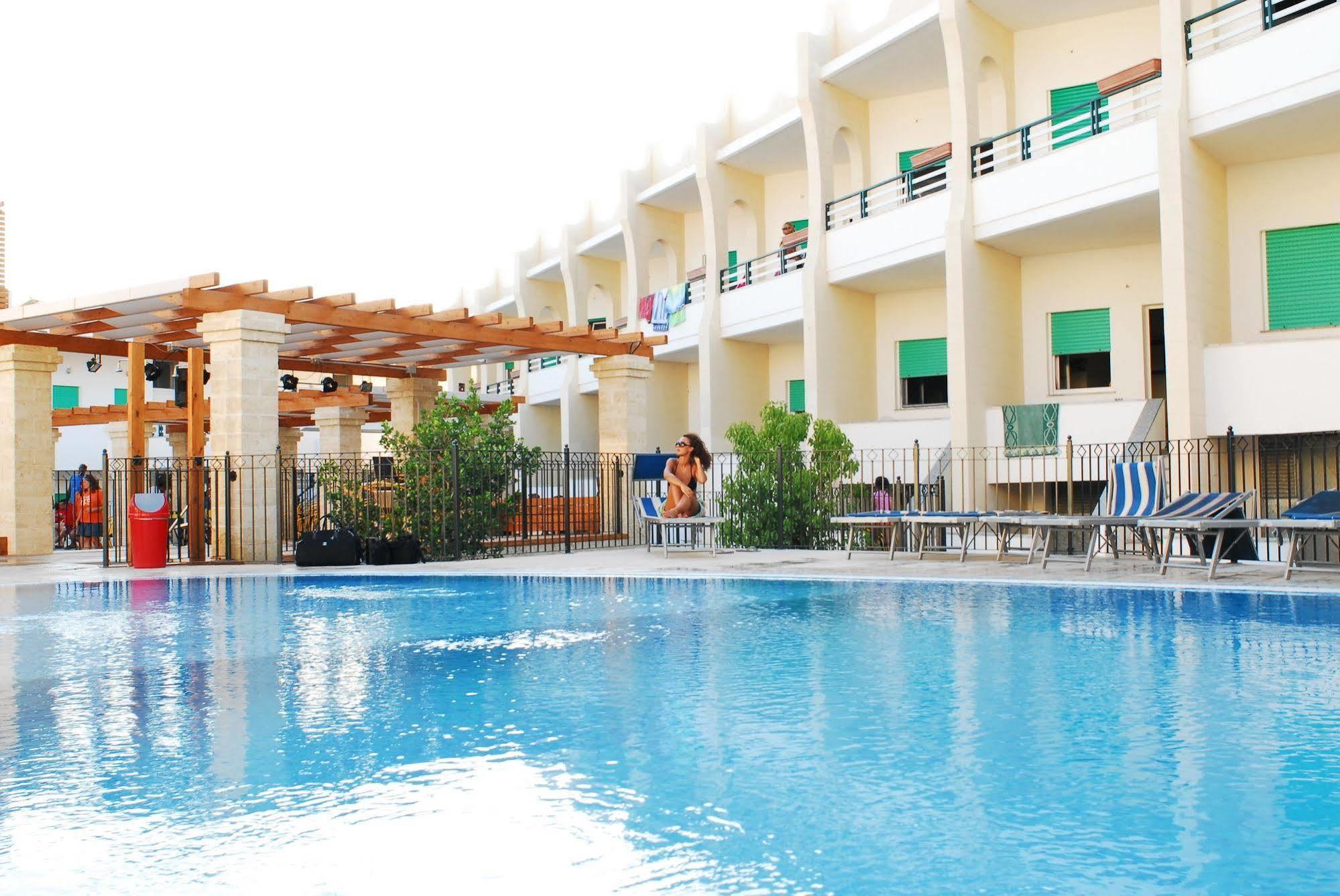 Cala Saracena Resort Torre Vado Exterior photo
